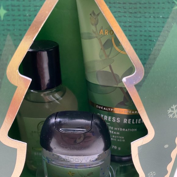 Bath & Body Works Eucalyptus & Spearmint Stress Relief Gift Set - Picture 3 of 3